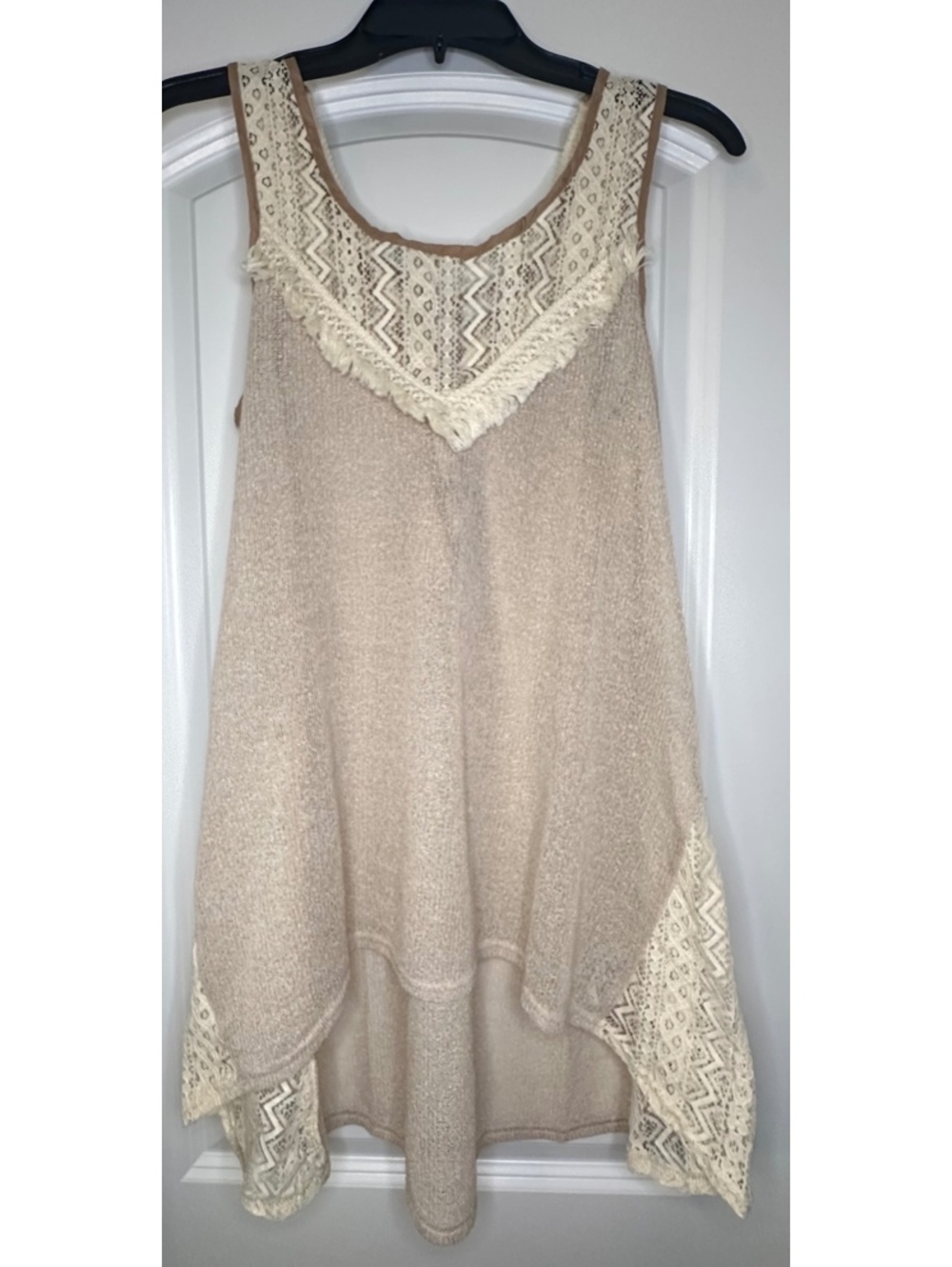 NWT a'reve Bohemian Women's Med Beige Sleeveless Knit Top with Lace Trim Fringe